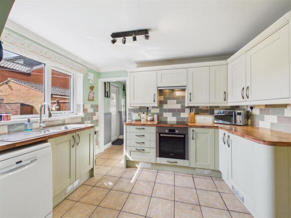 2 bed Semi-Detached for sale Image 4