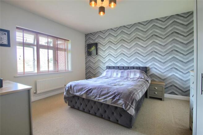 2 bed Flat for sale Image 9