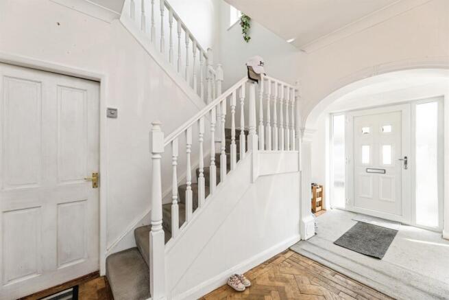 4 bed Detached for sale Image 10