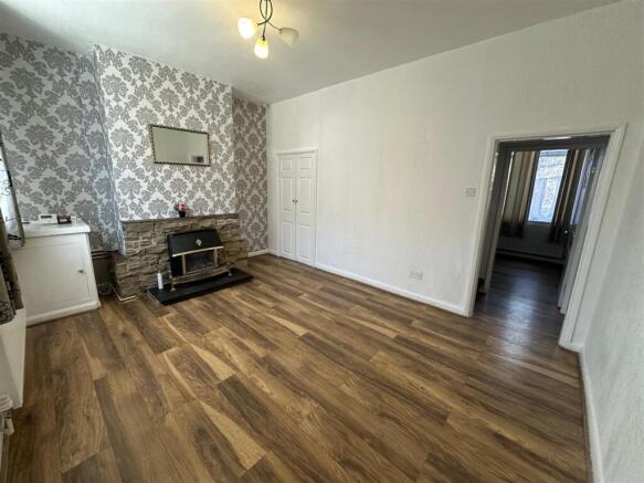 3 bed Terraced for sale Image 5