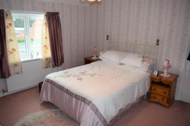 BEDROOM 4