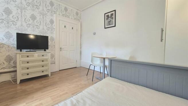Lounge/Bedroom