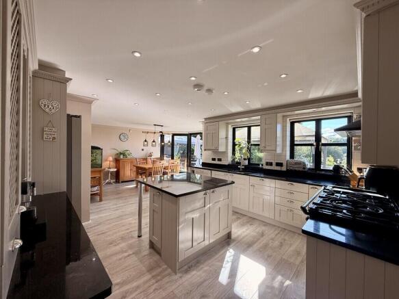 Kitchen/Dining Ar...