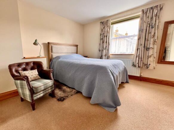 4 bed Semi-Detached for sale Image 10