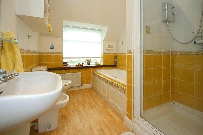 En-Suite Bathroom