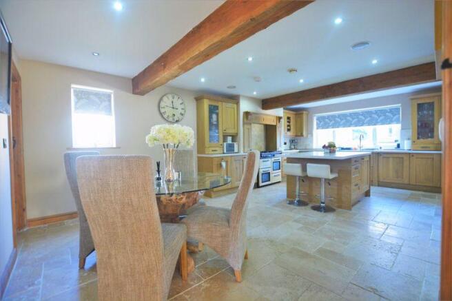 Kitchen/Diner/...