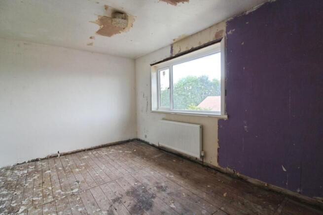 4 bed House for sale Image 12