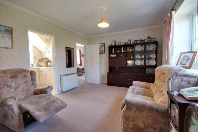 3 bed Semi-Detached for sale Image 4