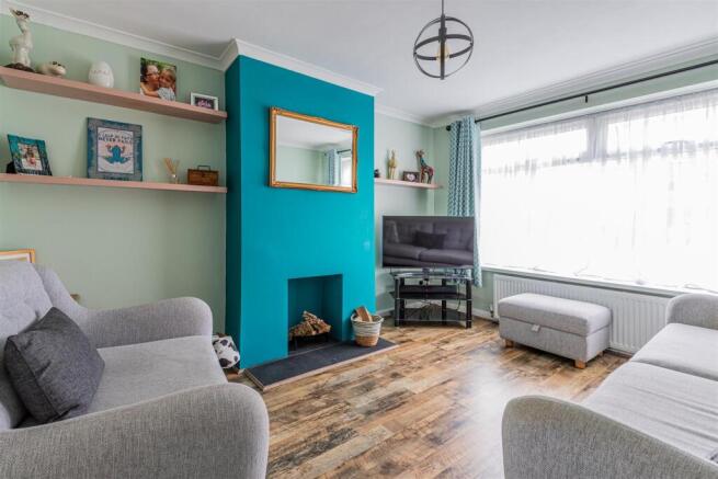 King Wood Close 1-2.jpg