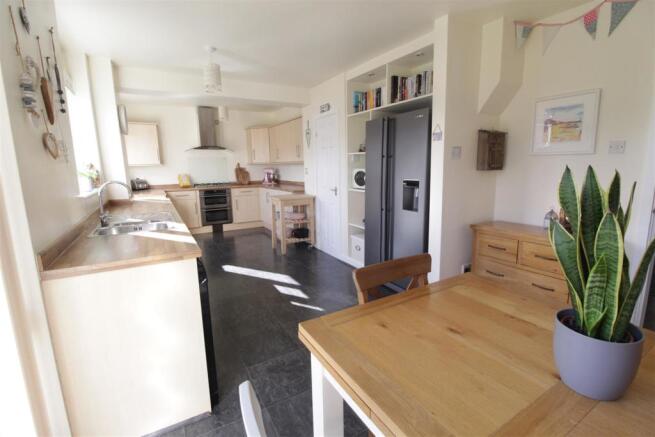 KITCHEN/DINER