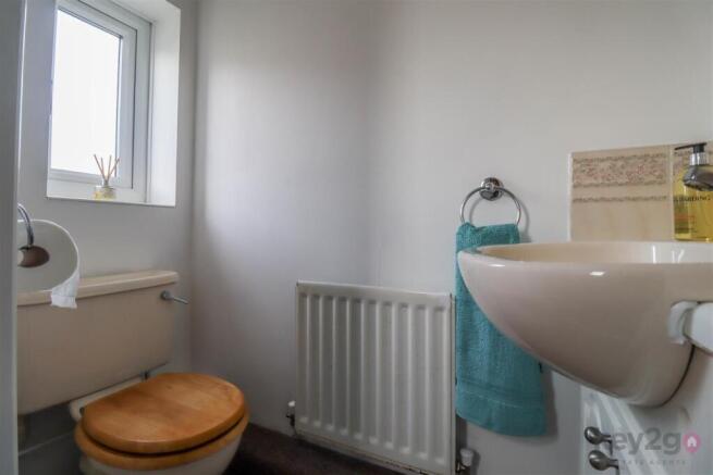 3 bed Semi-Detached for sale Image 10