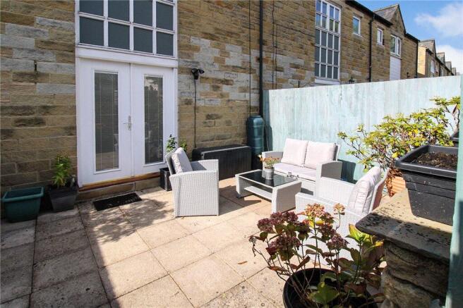3 bed Town House for sale Image 6