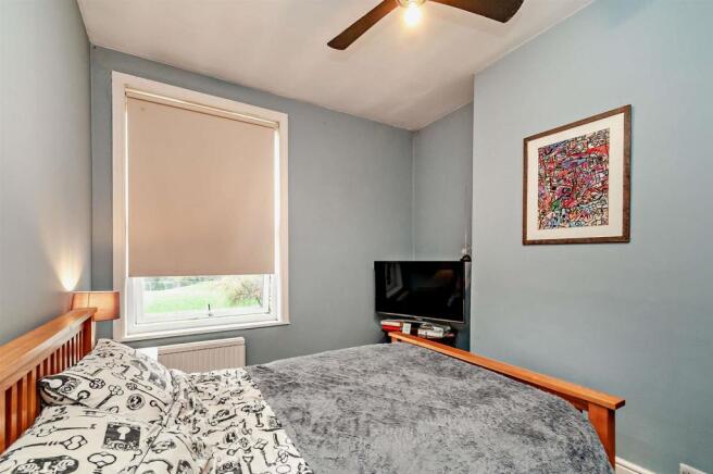 bed 3 (2).jpg