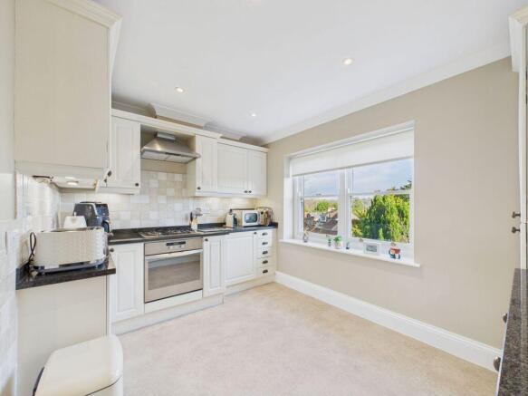2 bed Apartment for sale Image 8