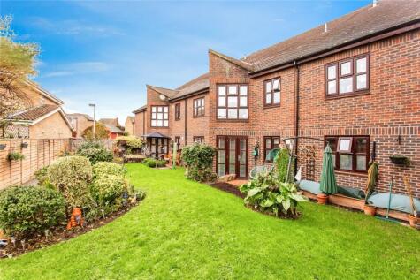 Wedgwood Way, Rochford, Essex, SS4