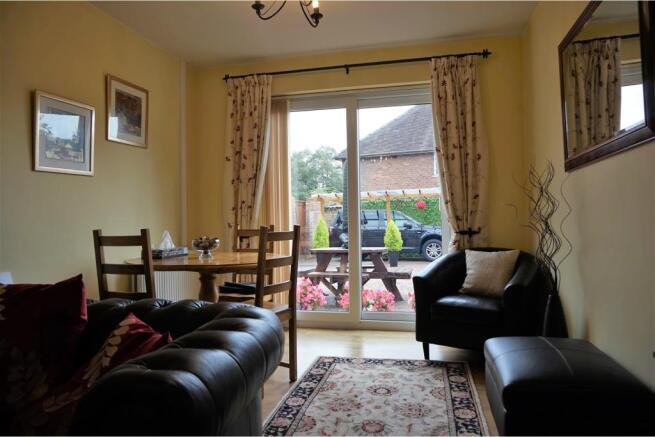 Lounge/Dining Room