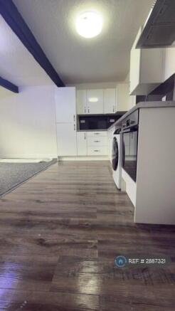 4 bed Terraced to rent Image 6