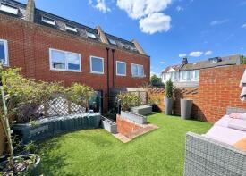 8, Nursery Avenue, Finchley, London N3 2RD