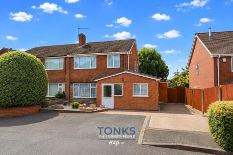 3 Bed with self contained downstairs annexe