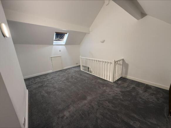 3 bed Terraced to rent Image 7