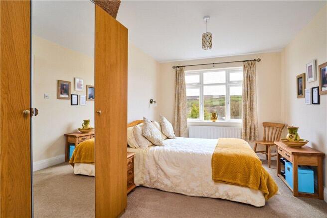 3 bed Semi-Detached for sale Image 9