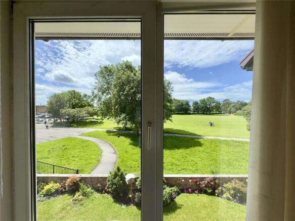 Dale Avenue, Heswall, Wirral, CH60 photo 4