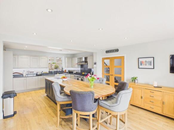Breakfasting Kitchen