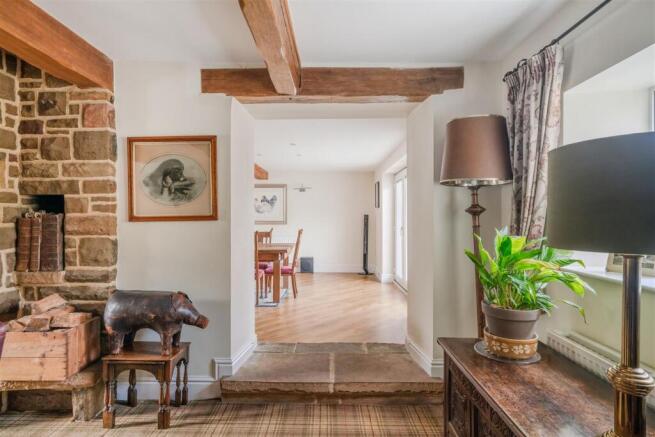 Living Room-4.jpg