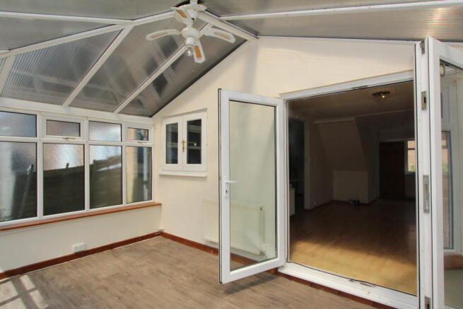 3 bed Terraced to rent Image 6