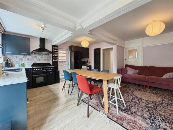 6ce3d6d5-A-4B80-BF70-DB84BC651438-7984-0000030C975