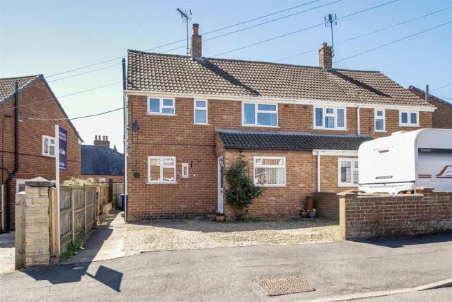 6 New Road, Maidford (2) cr.jpg