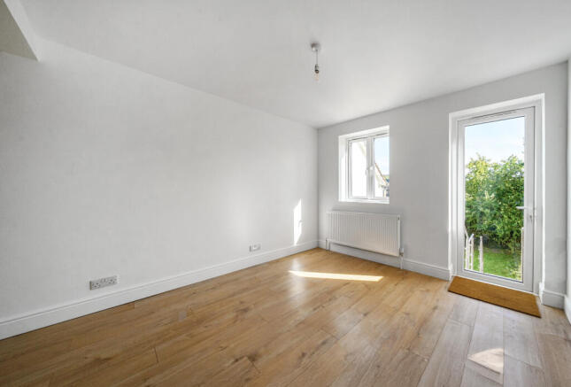 1357508-8-68d5371...