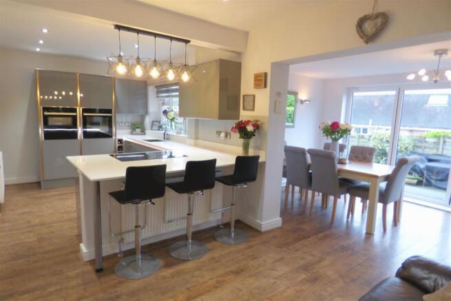Open Plan Family Dining Kitchen