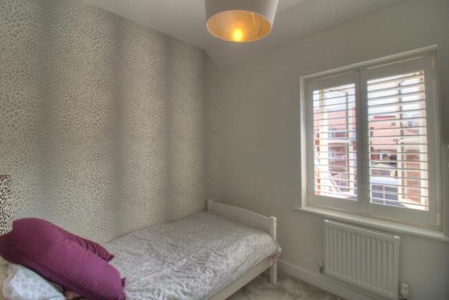 Bedroom (Rear)