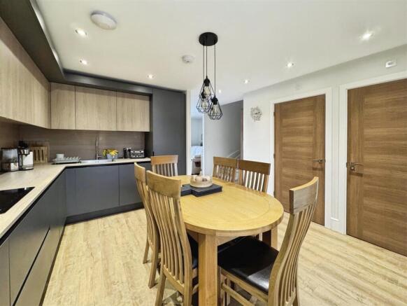 3b4c4db4--4C3A-A447-EF657425630C-24661-00001426681