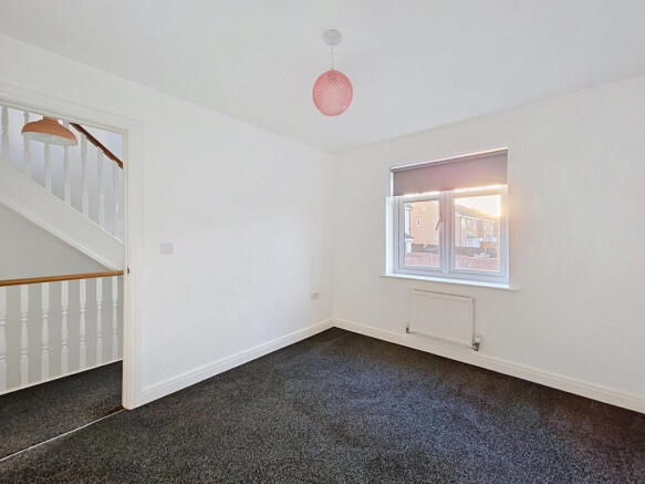 5 bed Detached to rent Image 10