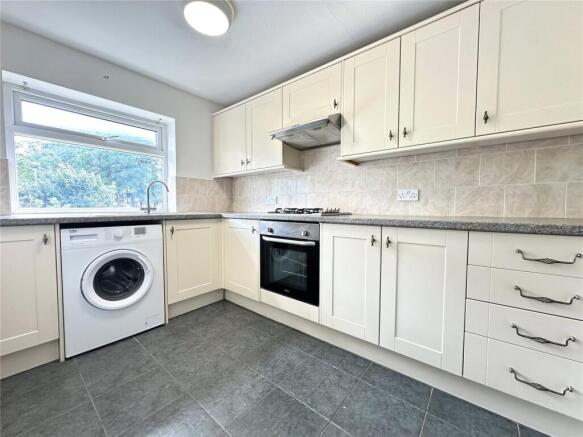 1 bed Apartment to rent Image 4