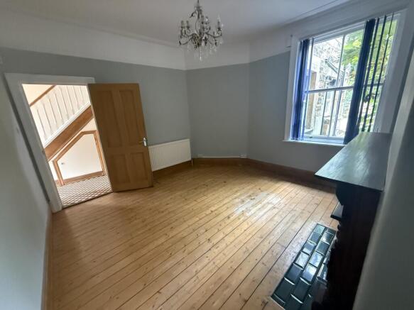 6 bed House to rent Image 7