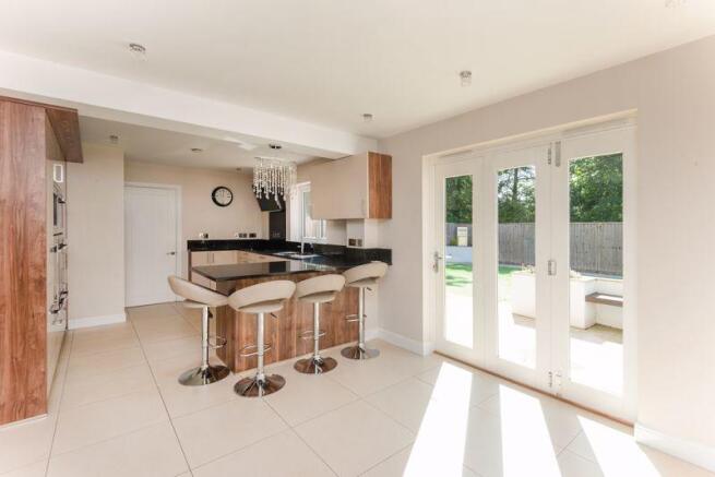Kitchen / Brea...