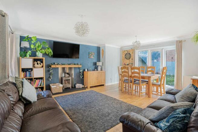 Whitecroft Gardens, Woodford Halse, NN11 photo 4