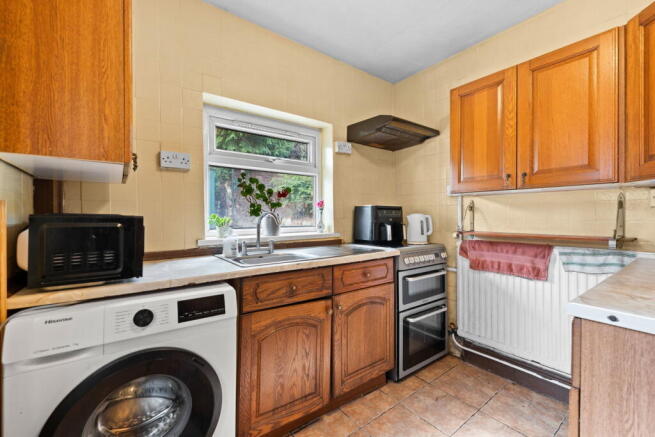 3 bed Semi-Detached for sale Image 3