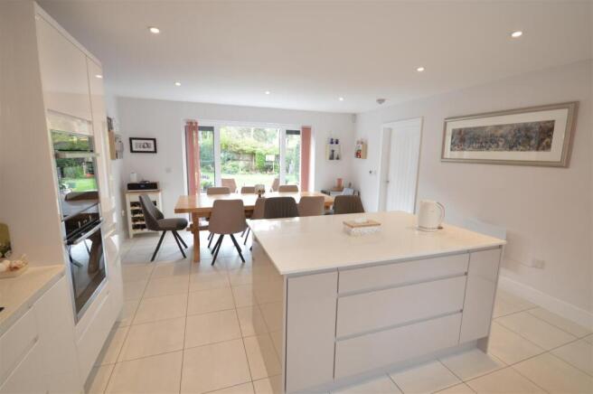kitchen/breakfast room