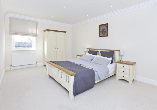 6 bed Semi-Detached to rent Image 9