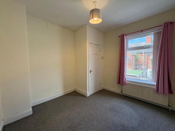 2 bed Terraced to rent Image 7