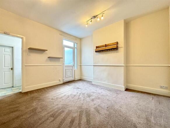 1 bed Flat to rent Image 5