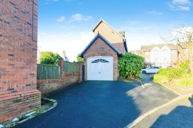 Garage/Parking