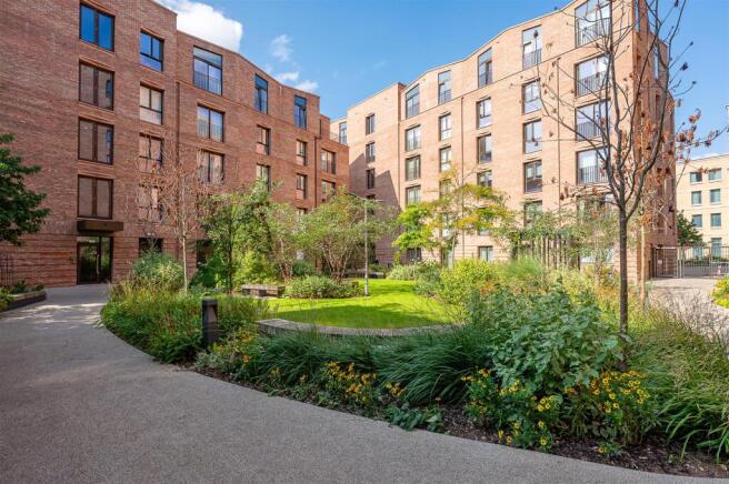 2 bed Duplex for sale Image 12