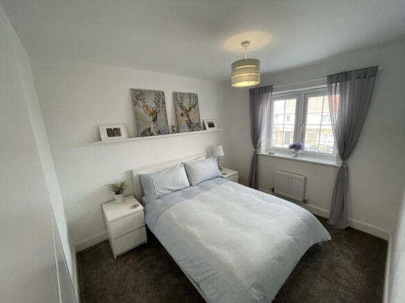 3 bed Terraced to rent Image 6