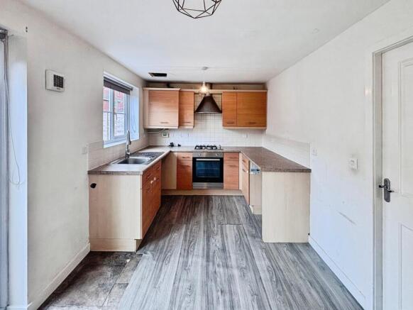 3 bed Semi-Detached for sale Image 4