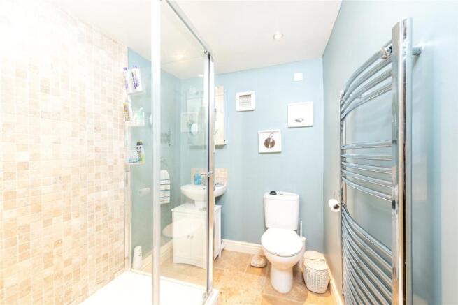 L/G Shower Room